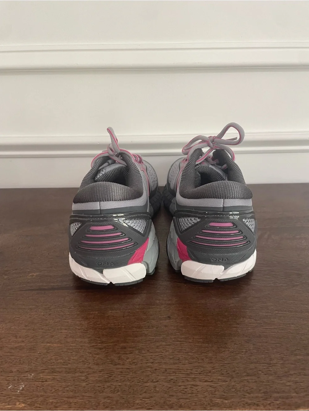Brooks Women’s Ariel 18 Running Shoes